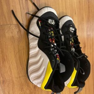 Nike Kids Foamposite size 1.5Y